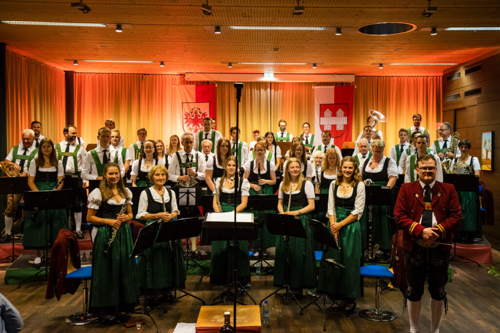 Gruppenfoto der Musikkapelle Innsbruck-Saggen