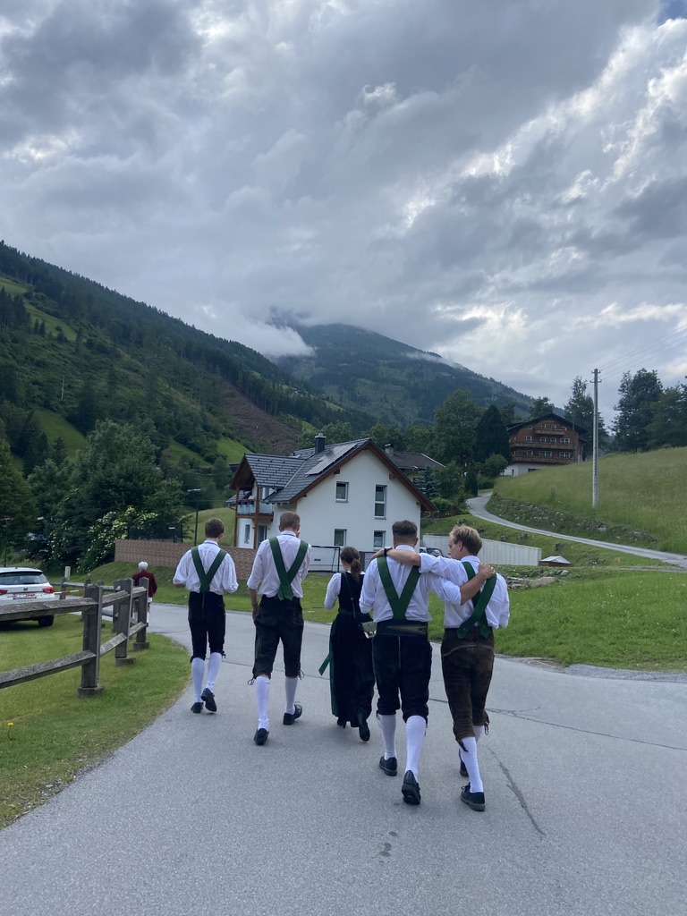 585C942A-A224-4A4D-9D8D-07A391FD4A98_1_105_c (1)